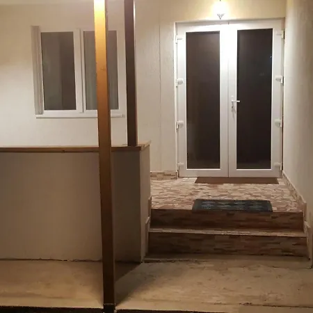 아파트 Nook House 부쿠레슈티